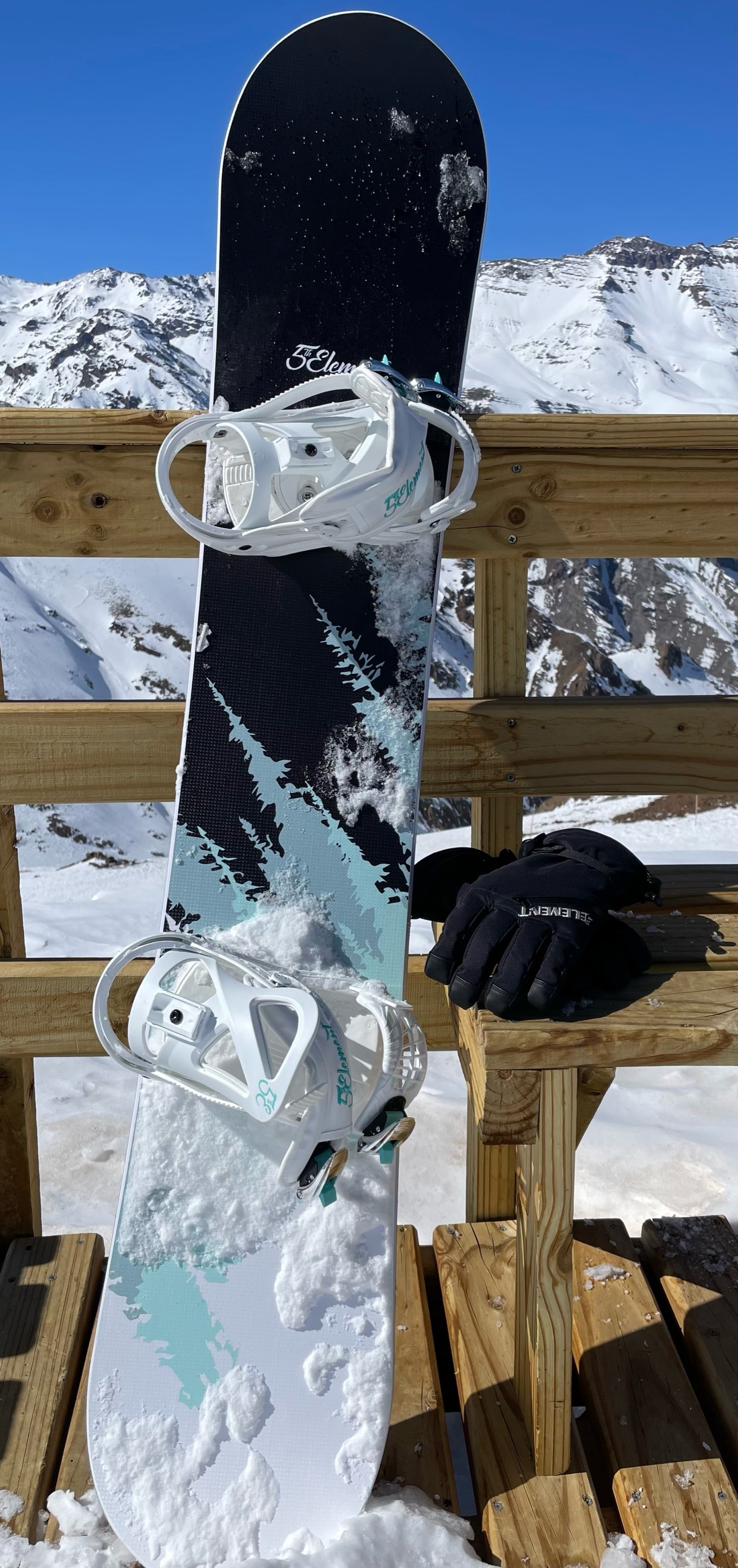 5th Element Mist Womens Snowboard - Lifestyle
