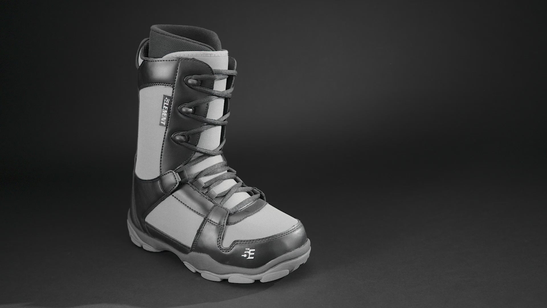 ST-1 mens snowboard boot video - grey/black